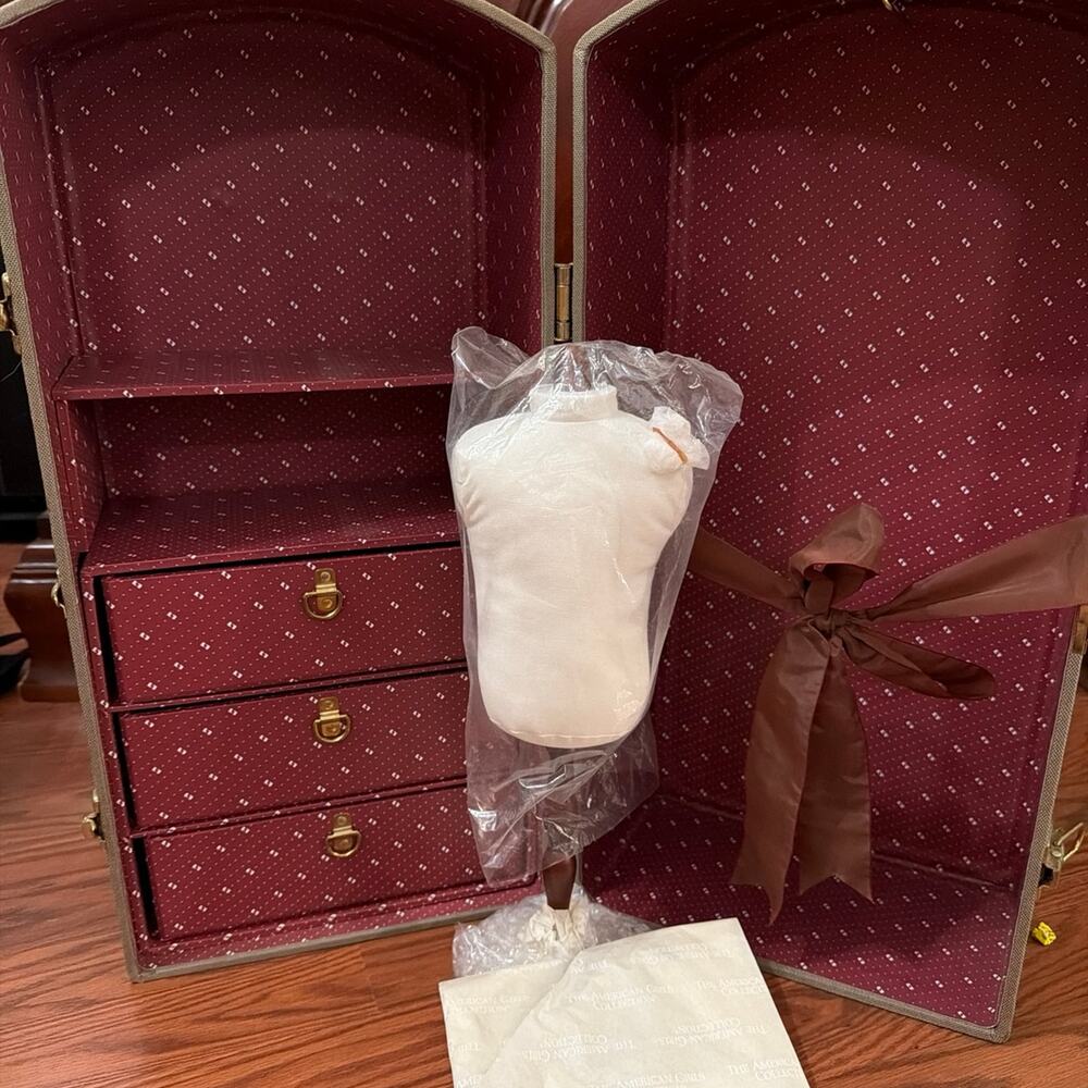 American girl Samantha Steamer Trunk W/ Hangers